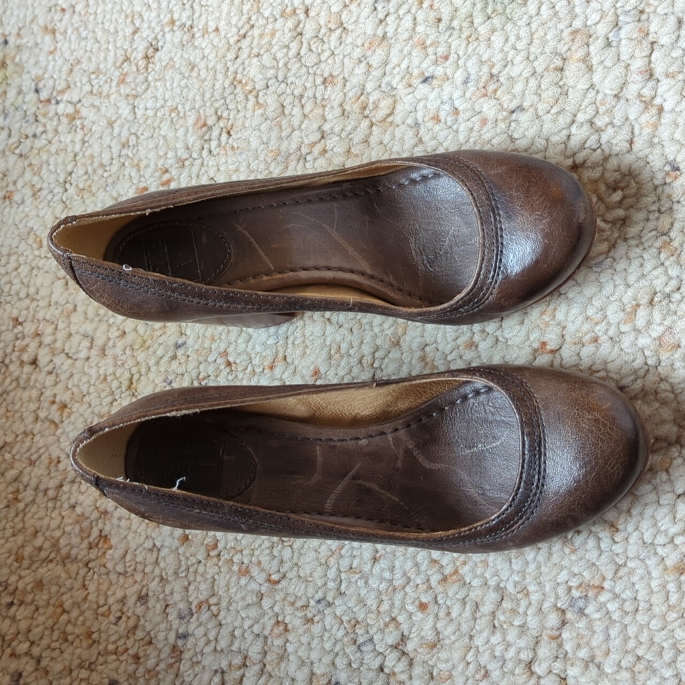 Women's Frye Carson Pumps